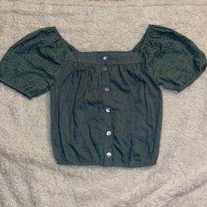 Bought from a boutique, never been worn, size medium. No rips!